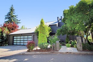 3131 NW Luray Terrace in Portland, OR - Building Photo