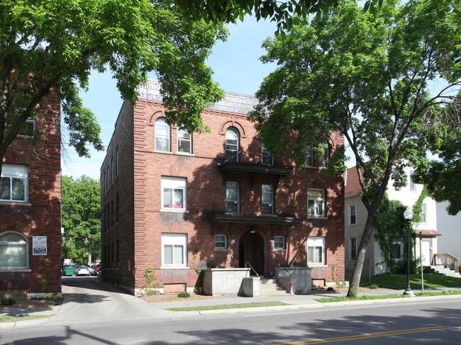 501 15th Ave SE in Minneapolis, MN - Foto de edificio - Building Photo
