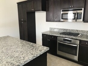 12936 Radiance Ct in Corona, CA - Building Photo - Building Photo