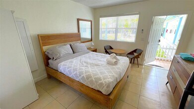 1601 S Federal Hwy, Unit 8 in Lake Worth Beach, FL - Building Photo - Building Photo