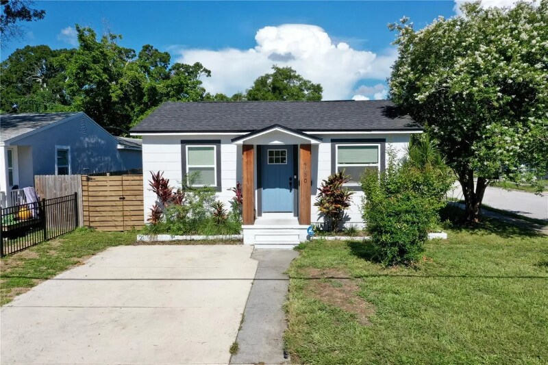 4530 21st St N in St. Petersburg, FL - Building Photo