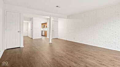 7488 Countrybrook Dr in Indianapolis, IN - Building Photo - Building Photo