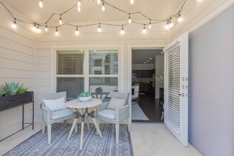 Longhorn Crossing in Fort Worth, TX - Building Photo - Interior Photo