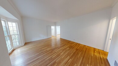 120 S Sweetzer Ave in Los Angeles, CA - Building Photo - Interior Photo