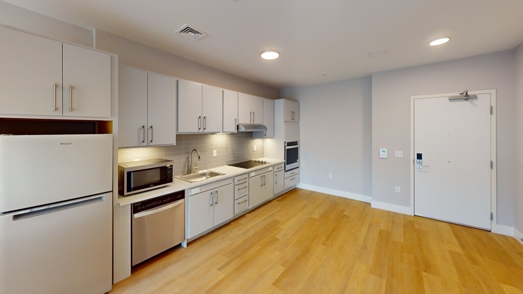 21 Lamartine St, Unit 101 in Boston, MA - Building Photo