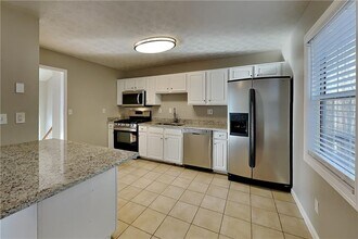 1067 Athena Ct in Acworth, GA - Building Photo - Building Photo