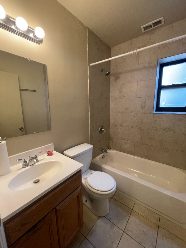 1904 E 79th St, Unit 1904 in Chicago, IL - Foto de edificio - Building Photo