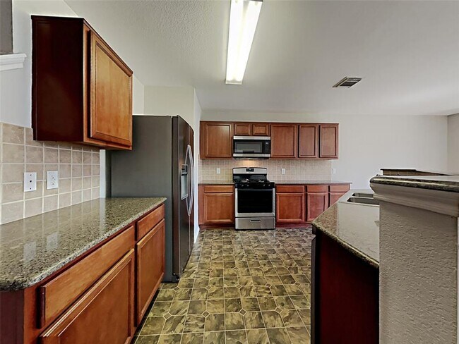 410 Remington Creek Dr photo'