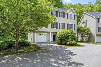 14 Woodside Dr in Gorham, ME - Building Photo - Building Photo