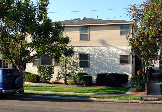 1022 E Imperial Ave in El Segundo, CA - Building Photo - Building Photo