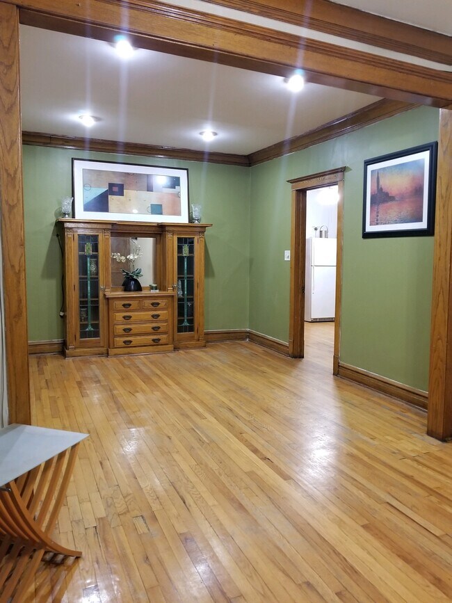 3858 W Wrightwood Ave Rentals in Chicago, IL