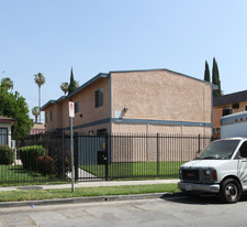 14753 Delano St Apartments