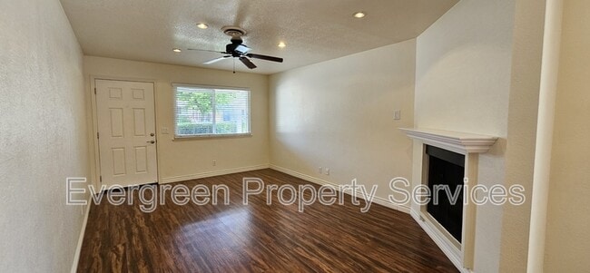 36 Dean Way in Folsom, CA - Building Photo - Building Photo