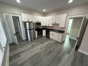 2341 Kenilworth Ave in Cincinnati, OH - Building Photo - Building Photo