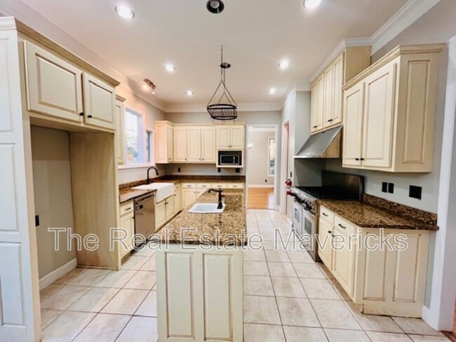 property at 784 New Home Loop