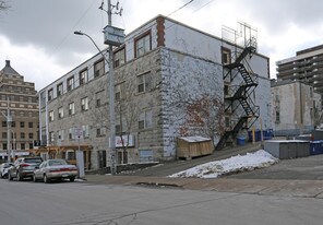 1 Duke St in Hamilton, ON - Building Photo