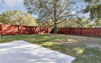 2110 Whispering Trails Blvd in Winter Haven, FL - Building Photo - Building Photo