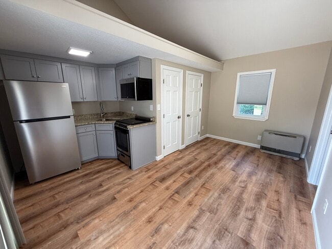 property at 454 Winnacunnet Rd
