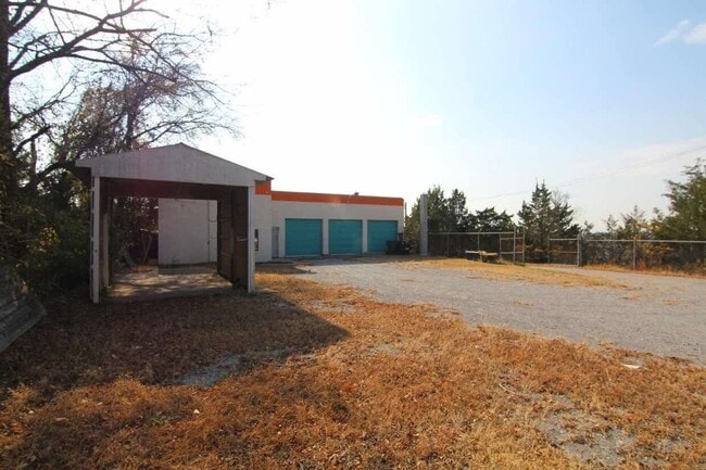 property at 14991 Lebanon Rd