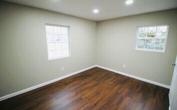 4805 Toledo Ln in Louisville, KY - Building Photo - Building Photo