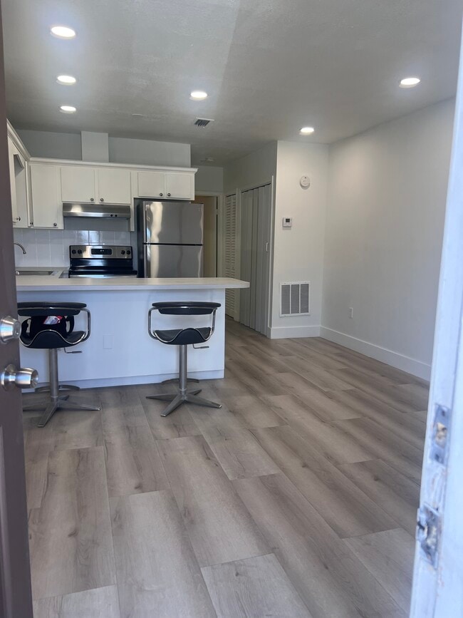 1214 SW 30th Pl, Unit 1214 in Miami, FL - Building Photo - Building Photo