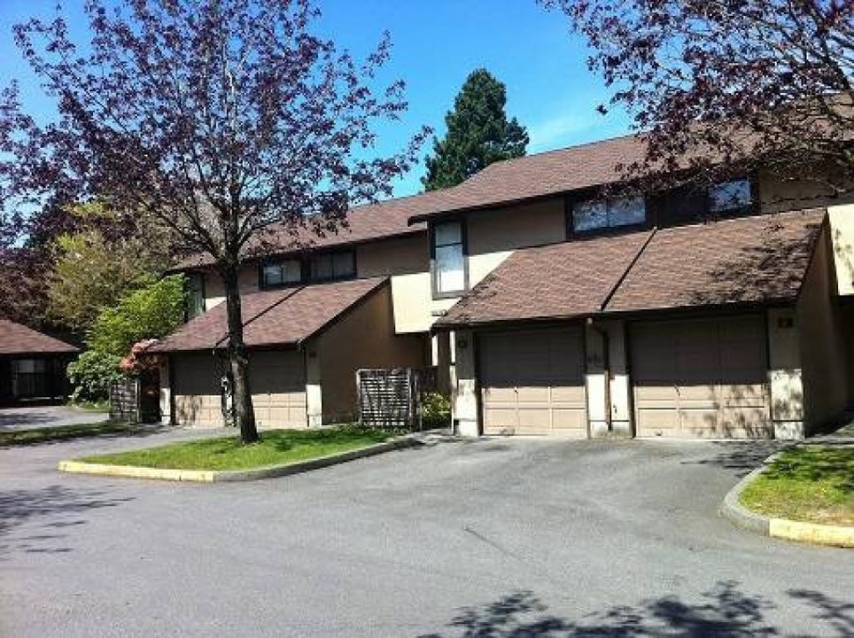 Westland Townhomes in Surrey, BC - Building Photo