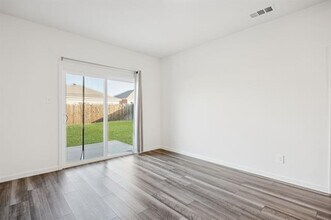 742 Camden Dr in Lavon, TX - Foto de edificio - Building Photo