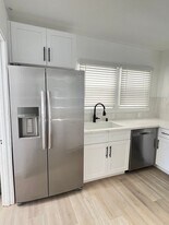 108 S Guadalupe Ave in Redondo Beach, CA - Building Photo