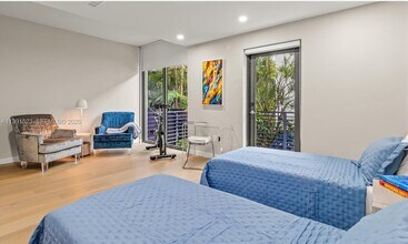 1055 99th St in Bay Harbor Islands, FL - Building Photo - Building Photo