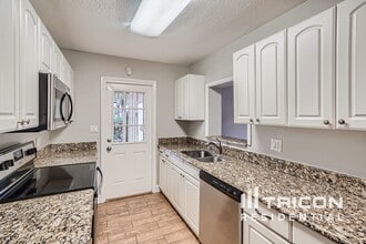 322 Notre Dame Dr in Altamonte Springs, FL - Foto de edificio - Building Photo