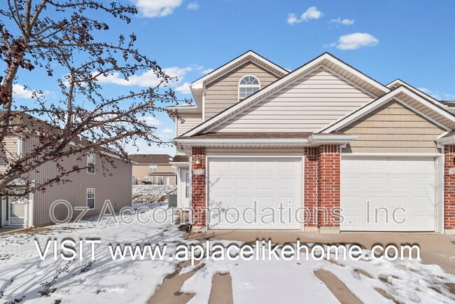 807 SW Imperial Ln in Blue Springs, MO - Building Photo - Building Photo