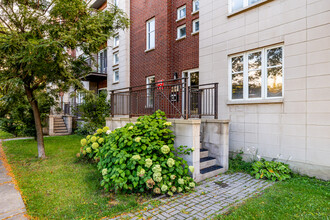 902-950 Saint-Antoine Rue E in Montréal, QC - Building Photo - Building Photo