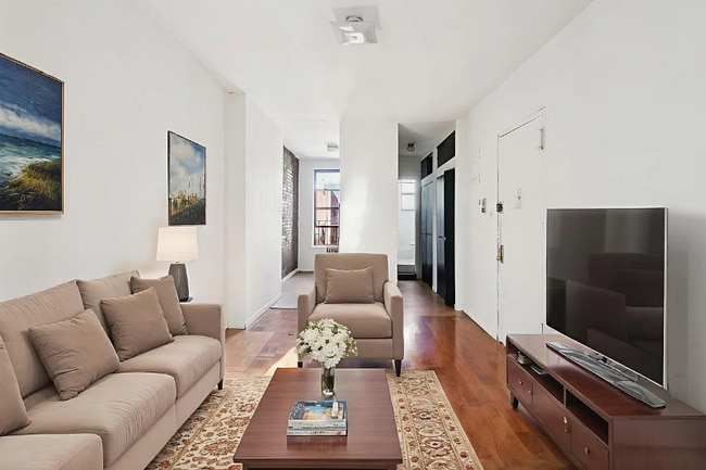 property at 323A E 89th St