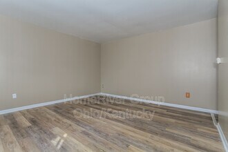 10040 Sturgeon Ln in Cincinnati, OH - Building Photo - Building Photo