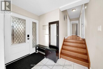 4230 Bloor St W in Toronto, ON - Building Photo - Building Photo