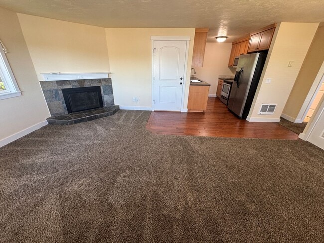property at 2850 Newton Pl