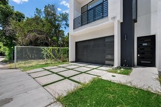 1475 McKee St in Dallas, TX - Building Photo - Building Photo