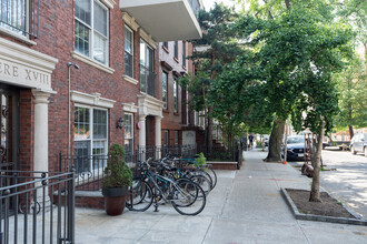 216 Eckford St in Brooklyn, NY - Building Photo - Building Photo