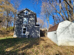 510 W 10 1/2 St in Davenport, IA - Building Photo - Building Photo