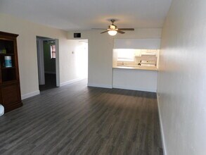 761 Hummingbird Way-Unit -104 in North Palm Beach, FL - Building Photo - Building Photo