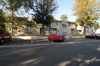 Lakeview Apartments II in Lake Elsinore, CA - Building Photo - Building Photo