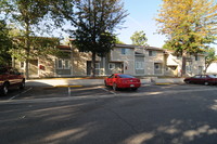 Lakeview Apartments II in Lake Elsinore, CA - Foto de edificio - Building Photo