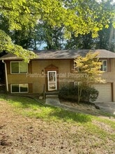 2564 Timberly Dr SE in Marietta, GA - Building Photo - Building Photo