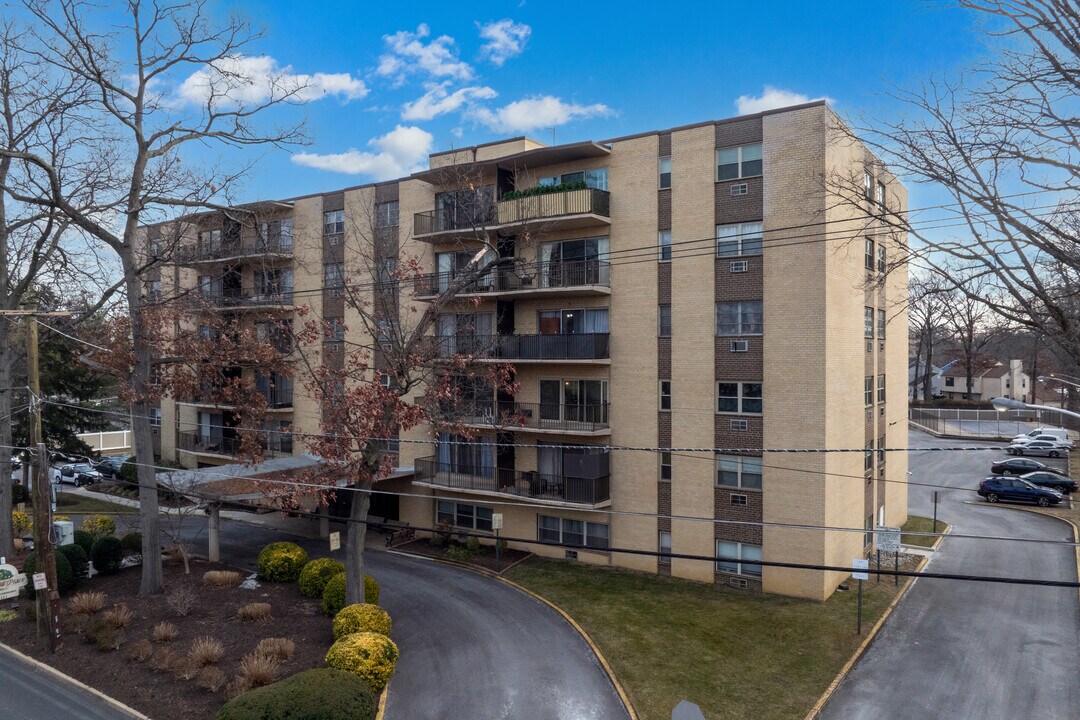 Chestnut Place Condos in Cherry Hill, NJ - Building Photo