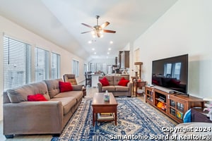 2721 Barkey Spgs in San Antonio, TX - Building Photo - Building Photo