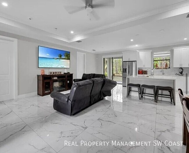 4267 4th Ave SE in Naples, FL - Building Photo - Building Photo