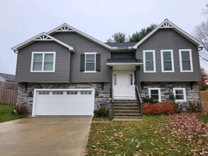 1121 Emorey Cir in Akron, OH - Building Photo - Building Photo