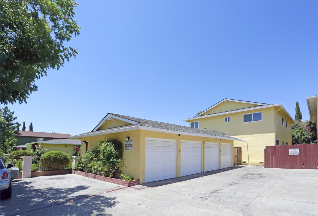 3139-3147 Williamsburg Dr in San Jose, CA - Building Photo