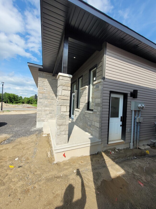 671 St Augustin St in Embrun, ON - Building Photo - Building Photo