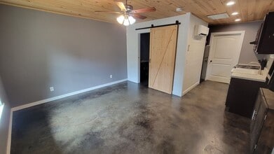 695 S 17th St in Batesville, AR - Building Photo - Building Photo
